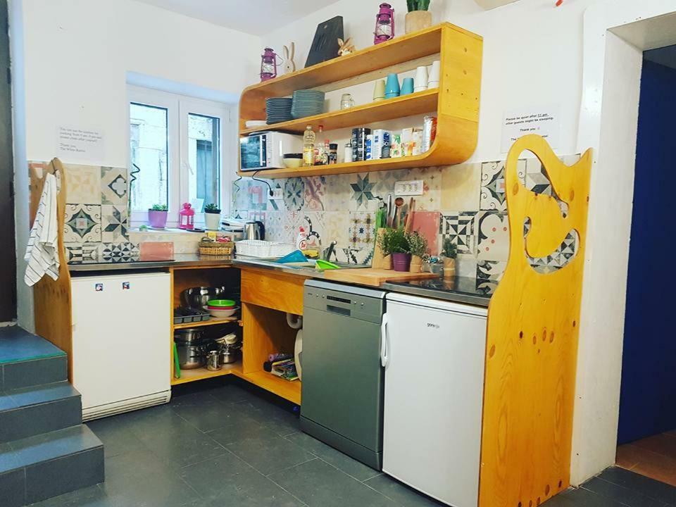 White Rabbit Hostel Хвар Екстериор снимка